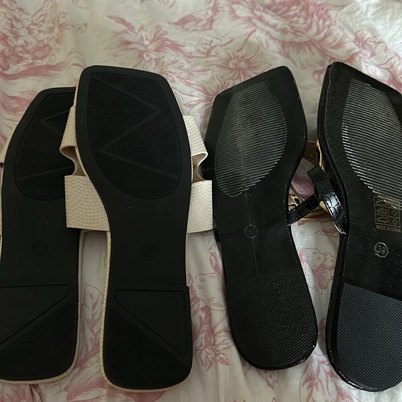 Snake Skin Gold Flip Flops - Picture 2 of 2